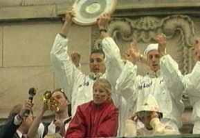 Stefan mit der Schale, Steinar jubelt