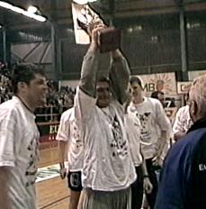 SCM-Torh�ter Henning Fritz freute sich nach seiner starken Leistung zurecht �ber den Gewinn des EHF-Pokals.