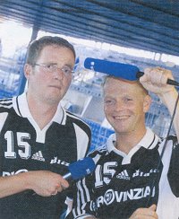 Moderieren die Famila-Fan-Show: Carsten Prehn und  Thorsten Storm.