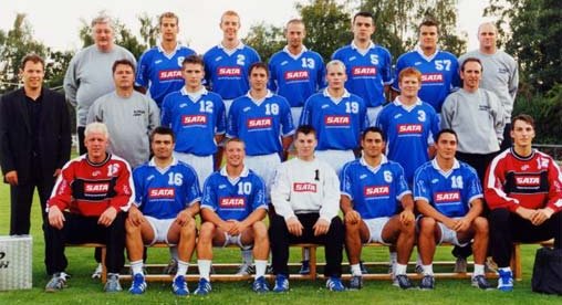 Oben von links: Betreuer Joppien, Schweikardt, Hinz, Wolz, Mekic, Oprea, Co-Trainer Burmeister;Mitte von links: Manager Schober, Trainer Conrad, Gerstlauer, B�rkle, Beiser, Schrenk, Betreuer H�ffler;