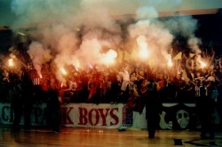 In mazedonischen Handballhallen geht es oft im wahrsten Sinne des Wortes "hei� her".
