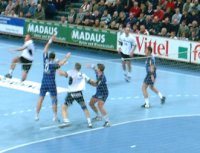 Stefan L�vgren (l.) war mit 6/1 Toren einer der erfolgreichsten Werfer.