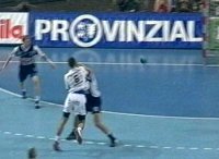 Traf dreimal in den ersten neun Minuten: Piotr Przybecki.