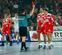 Maik Machulla sah bereits in der 35. Minute rot.