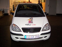 THW-hilft wird den aus den Spenden finanzierten Wagen im Rahmen des Spiels THW-Lemgo �bergeben.