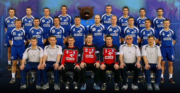 Oben von links: Rumniak, Matysik, Twardo, Szczucki, Maskottchen Misiek, Kwiatkowski, Titov, Witkowski, Zolotenko;Mitte von links: Wleklak, Paluch, Kuptel, Ilin, Jankowski, Wisniewski, Wuszter, Niedzielski, Szyczkow;