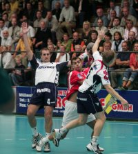 Erste Wahl: Rechtsau�en Vedran Zrnic gegen Wilhelmshaven