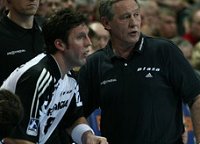 Instruktionen vom neuen Coach: Tobias Karlsson und Noka Serdarusic.