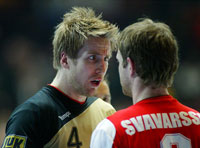 Auge in Auge: Oliver Roggisch und Vignir Svavarsson.