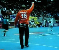 Mattias Andersson jubelt nach einer seiner 12 Paraden.