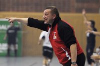 Trainer Michael Biegler gibt die Richtung vor