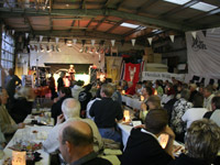 Voller Saal beim Saisoner�ffnungsfest der Zebrasprotten.