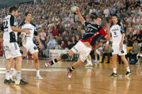 War kaum zu stoppen: Michael Knudsen beim Torwurf.