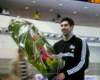 Nikola Karabatic wurde vor dem Spiel als bester Spieler der EM 2008 geeehrt.