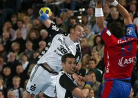 Obenauf: Filip Jicha, Stefan L�vgren und der THW Kiel fuhren einen am Ende klaren Erfolg gegen Gro�wallstadt ein.