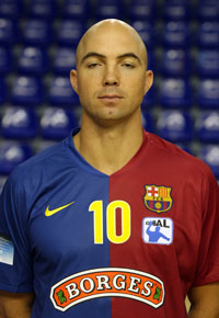 Zur�ck in der Sparkassen-Arena: Ex-Zebra Demetrio Lozano.