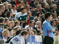 Dragos Oprea musste bereits nach 36 Minuten nach der dritten Zeitstrafe auf der Trib�ne Platz nehmen.