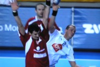 Pascal Hens traf f�nf Mal, links Marcin Lijewski.