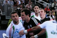 Jens Tiedtke, der sich hier am Kreis durchsetzt, traf sechs Mal.