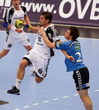 Stefan L�vgren f�hrte wieder gl�nzend Regie und  kam nach drei Fehlw�rfen zu Beginn noch richtig gut in Fahrt.