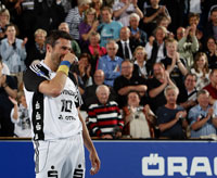 Stefan L�vgren musste �ber die originelle Einlauf-Idee seiner  Mannschaftskameraden schmunzeln.