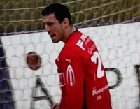 �berragender R�ckhalt bei Gummersbach: Goran Stojanovic.
