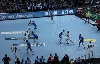 Gummersbach begann - wie schon gegen den HSV - mit einer 3:3-Deckung.