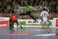 Andreas Palicka zeigte tolle Paraden im zweiten Durchgang - gegen die Strafw�rfe von Chen Pomeranz war er aber machtlos.