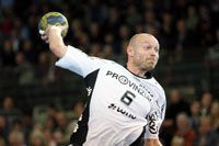 Henrik Lundstr�m bot eine starke Leistung und erzielte sechs Treffer.