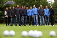 Gruppenfoto im Regen: Der THW er�ffnete gestern offiziell die Saison.