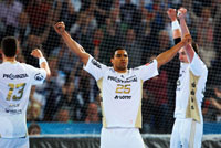 Marcus Ahlm, Daniel Narcisse und Filip Jicha rei�en jubelnd die Arme hoch -  der THW ist in K�ln dabei!