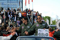 Im Autokorso durch die Stadt.