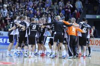 Ausgelassen jubelten die "Zebras" nach zwei ganz wichtigen Punkten in Wetzlar.