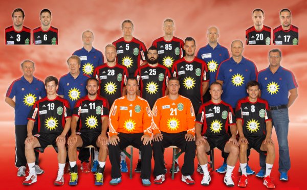 Oben von linsl: Physioth. Klassen, L�ke, Remer, Physioth. Finke; Mitte von links: Co-Trainer Borgmann, Betreuer Kleine, Niemeyer, Svensson, Sch�ngarth, Trainer Chalepo, Teammanager Feric; 