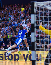 Filip Jicha setzt sich gegen Malte Schr�der durch.