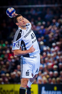 Marko Vujin lie� sich auch durch einen ausgekugelten Daumen nicht stoppen.