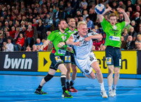 Patrick Wiencek setzt sich durch.