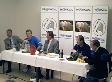 [Bild: Pressekonferenz]