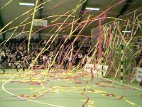 [Bild: Vor dem Spiel war in Gudme noch Stimmung in der Halle]