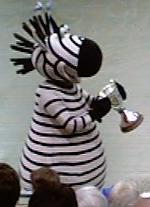 [Bild: Hein Daddel mit dem Pott]