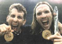 [Bild: Staffan und Max mit den Medaillen]