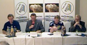 [Bild: Pressekonferenz]