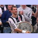 Max mit der Meisterschale.