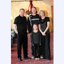 Aron Palmarsson mit seinem Vater Palmar Sigurdsson, seiner Mutter Heida Einarsdottir und Schwester Svala Palmarsdottir.