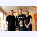 Aron Palmarsson mit seinem Vater Palmar Sigurdsson, seiner Mutter Heida Einarsdottir und Schwester Svala Palmarsdottir.