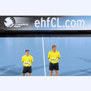 Die d�nischen Schiedsrichter Olesen/Pedersen.