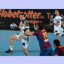 Nagy attackiert L�vgren.