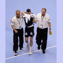 Dominik Klein blutet nach der Attacke von Dinart und Davis.