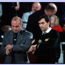 Bragas Verantwortliche warten auf den Schlu�pfiff.