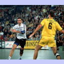 Nenad Perunicic greift an.